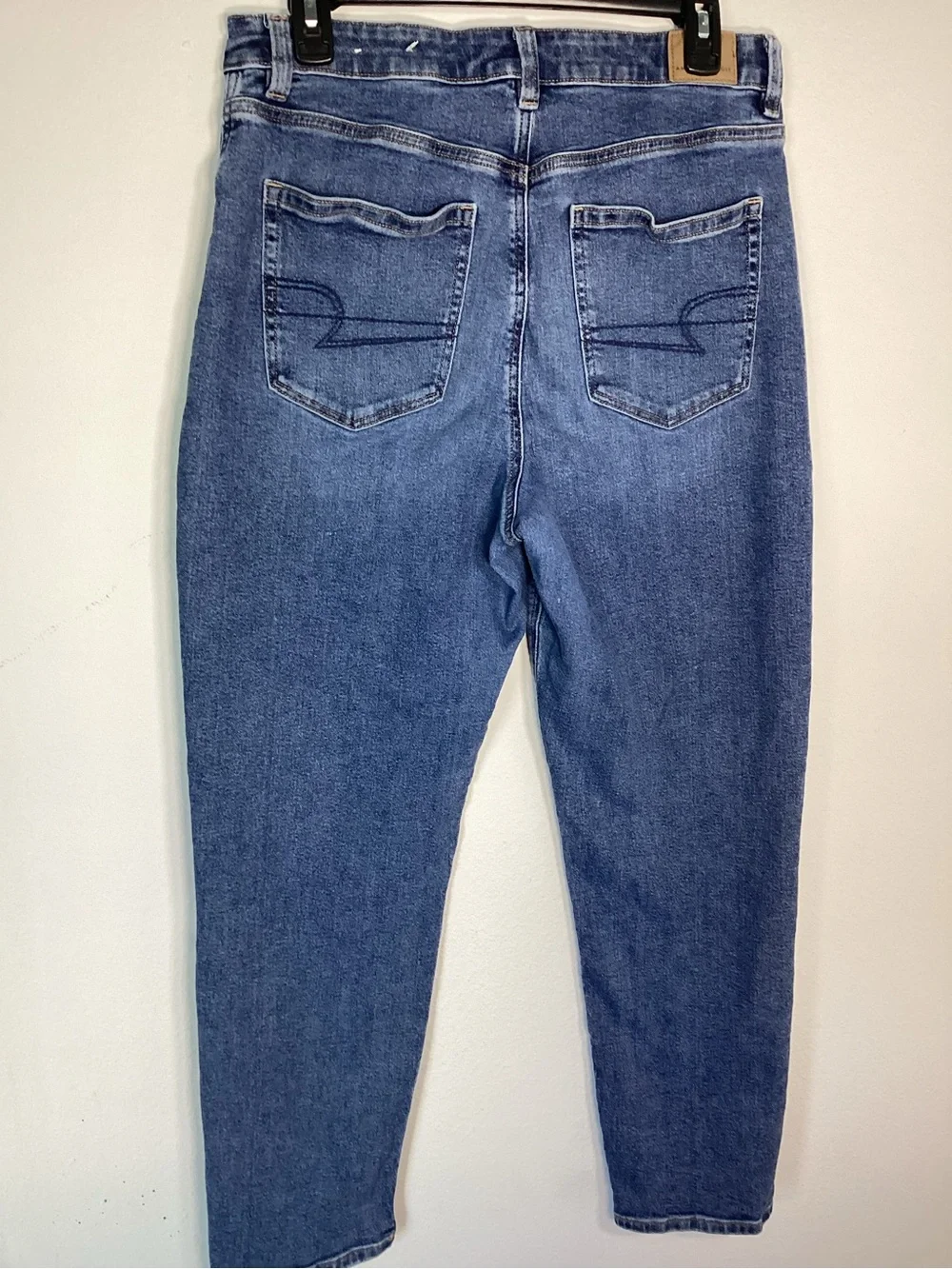 AE 90s Y2KHigh-Rise Slim Mom Jeans in Medium Blue Denim sz 12 - Picture 6 of 11